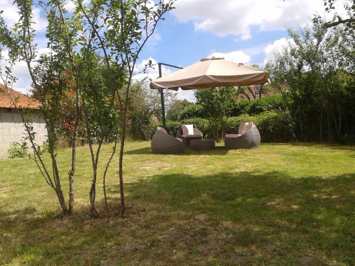 Bed and Breakfast Domaine De La Rue La Berthenoux Экстерьер фото